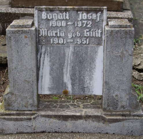 Bogati Josef 1900-1972 Guett Maria 1901-1951 Grabstein